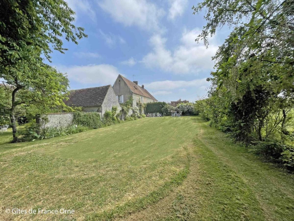 Maison De Caractere Avec Jardin, Proche D'Argentan, Ideale Pour Peche Et Detente En Campagne - Fr-1-497-131 Sarceaux Exterior foto