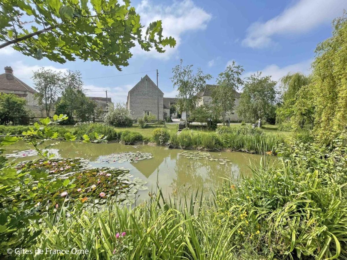 Maison De Caractere Avec Jardin, Proche D'Argentan, Ideale Pour Peche Et Detente En Campagne - Fr-1-497-131 Sarceaux Exterior foto
