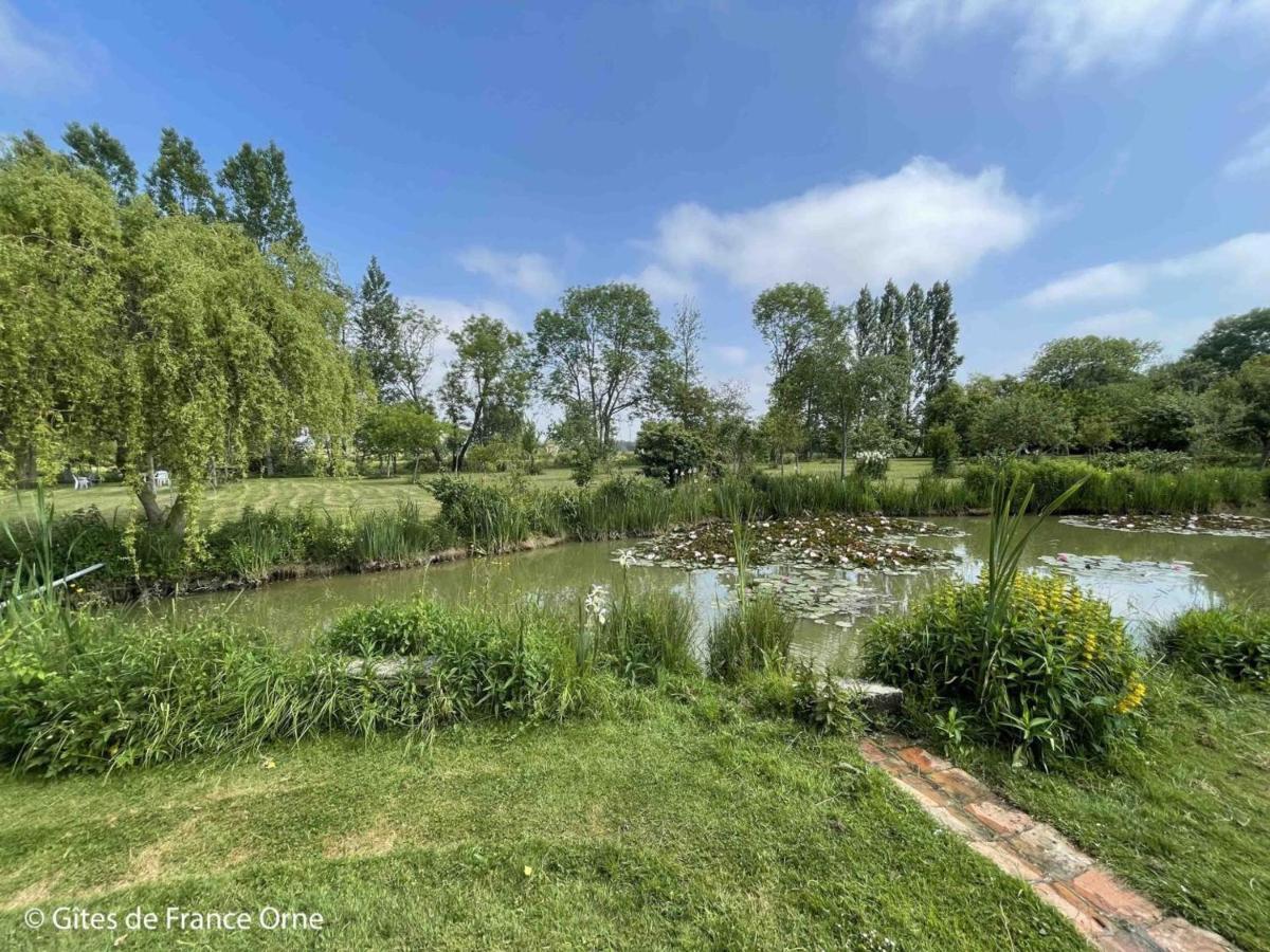 Maison De Caractere Avec Jardin, Proche D'Argentan, Ideale Pour Peche Et Detente En Campagne - Fr-1-497-131 Sarceaux Exterior foto