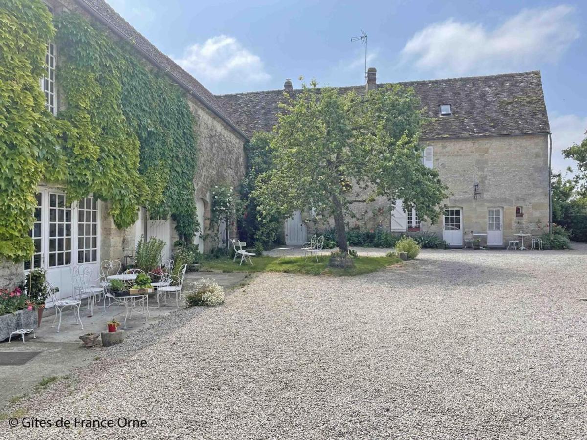 Maison De Caractere Avec Jardin, Proche D'Argentan, Ideale Pour Peche Et Detente En Campagne - Fr-1-497-131 Sarceaux Exterior foto